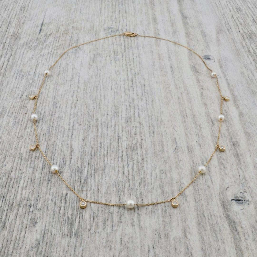 Collier en or 14K serti de diamants et perles