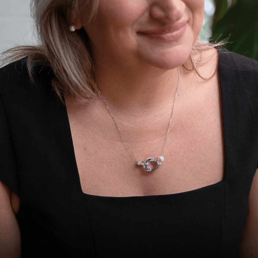 Collier Orchidée en or 14K, perle, diamants et améthyste