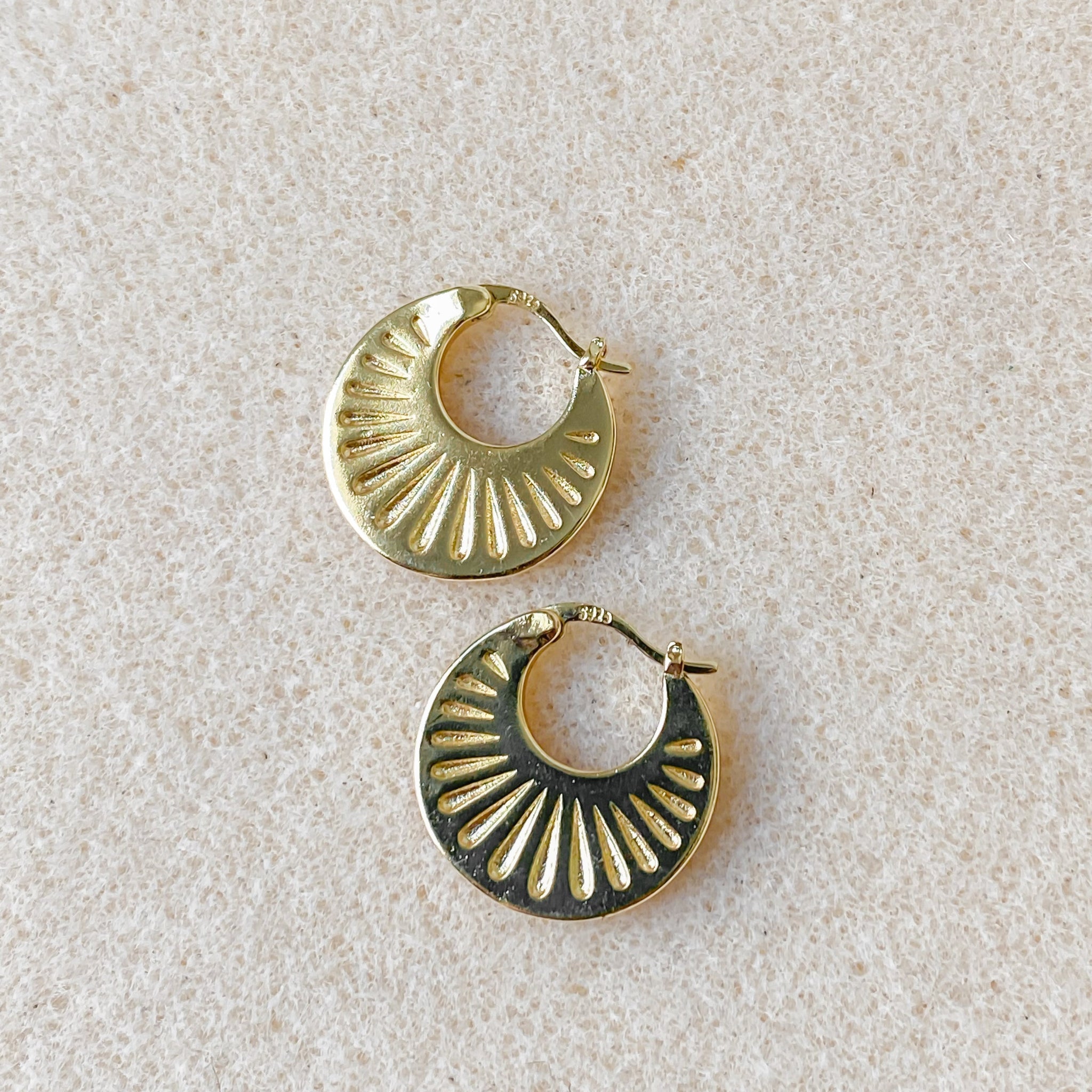 Créoles texturées en argent sterling plaqué or 18K | HÉLIA
