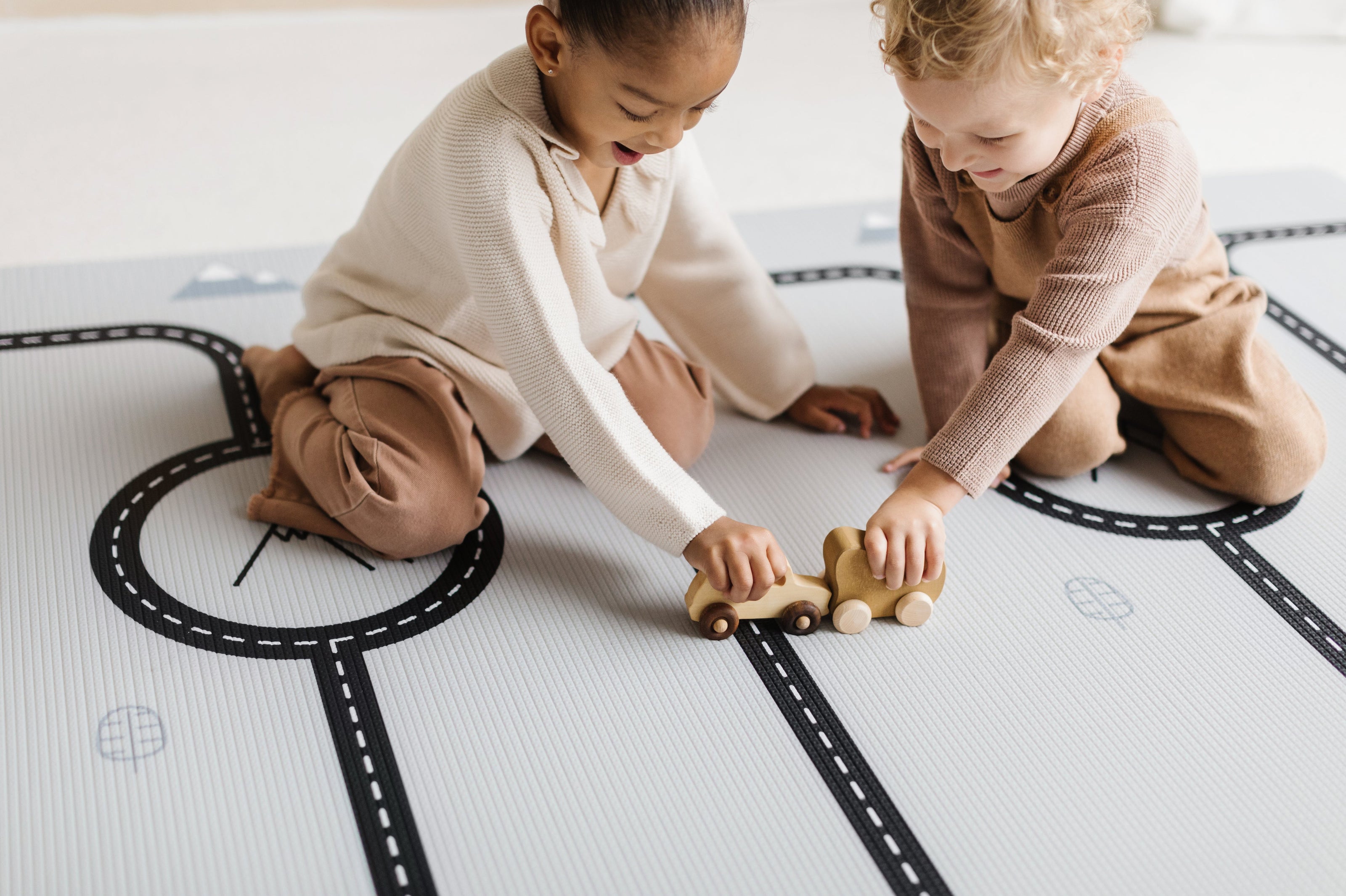 Tapis de jeu pour bébé Little Bot (Tapis Ofie, route de campagne + triangle)