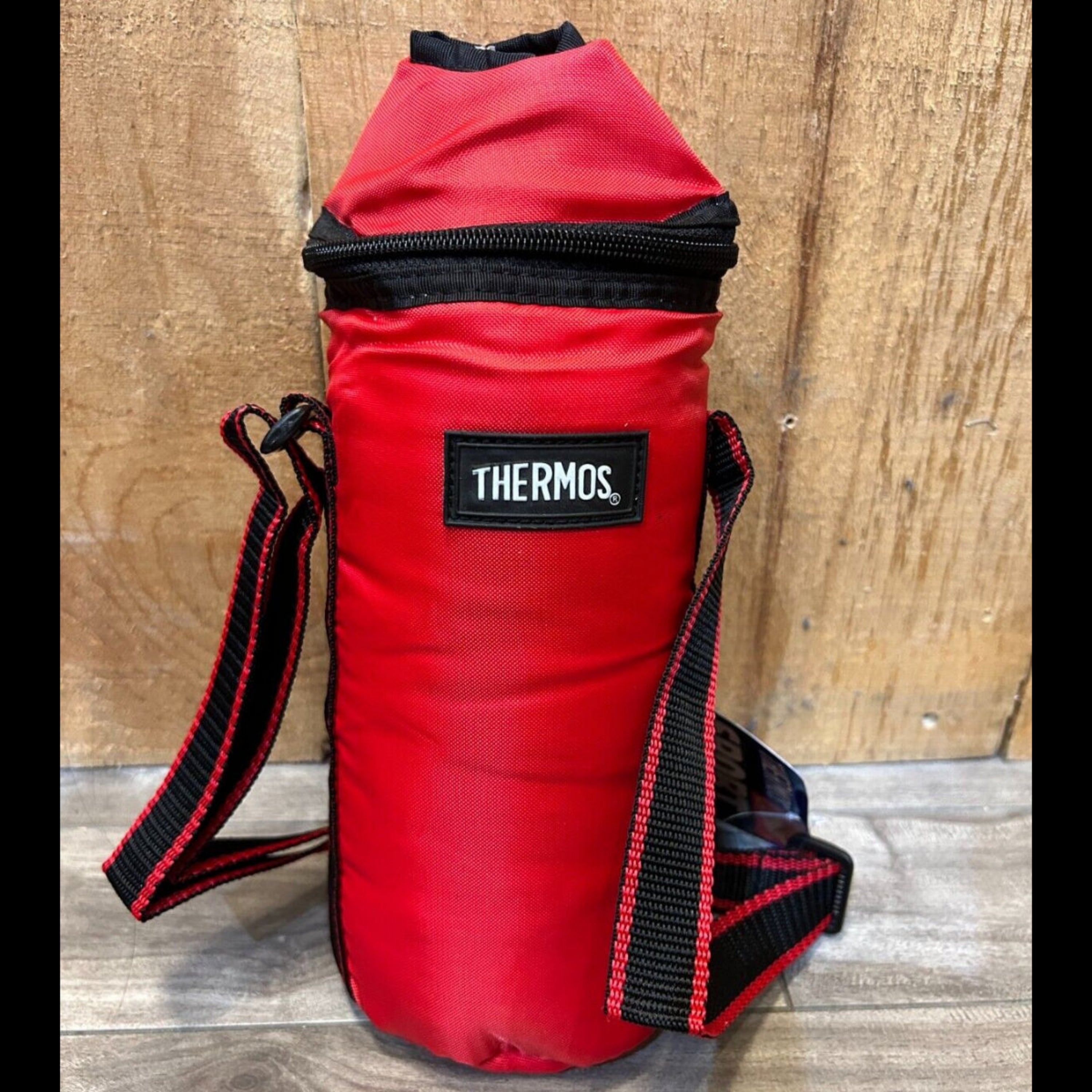 Thermos Sport Bottle Soft Cooler Bag with Easy Sip / Pour Port