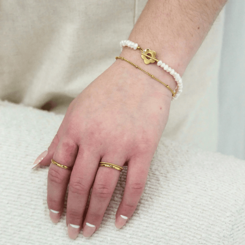 Daisy Pearl Bracelet