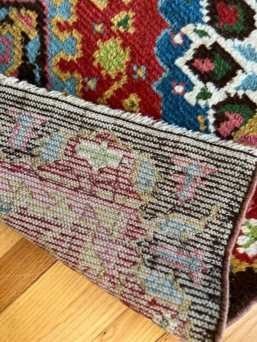 Eastern European Rug | 6' 6