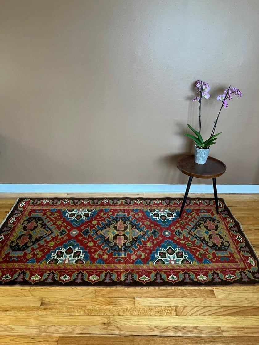 Eastern European Rug | 6' 6