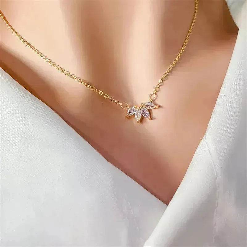 Fashion Jewelry Minimalist Shining Flower Petal Necklace For Women Girls Lotus Flower Pendant Necklace Female Party Anniversary Jewelry Gift
