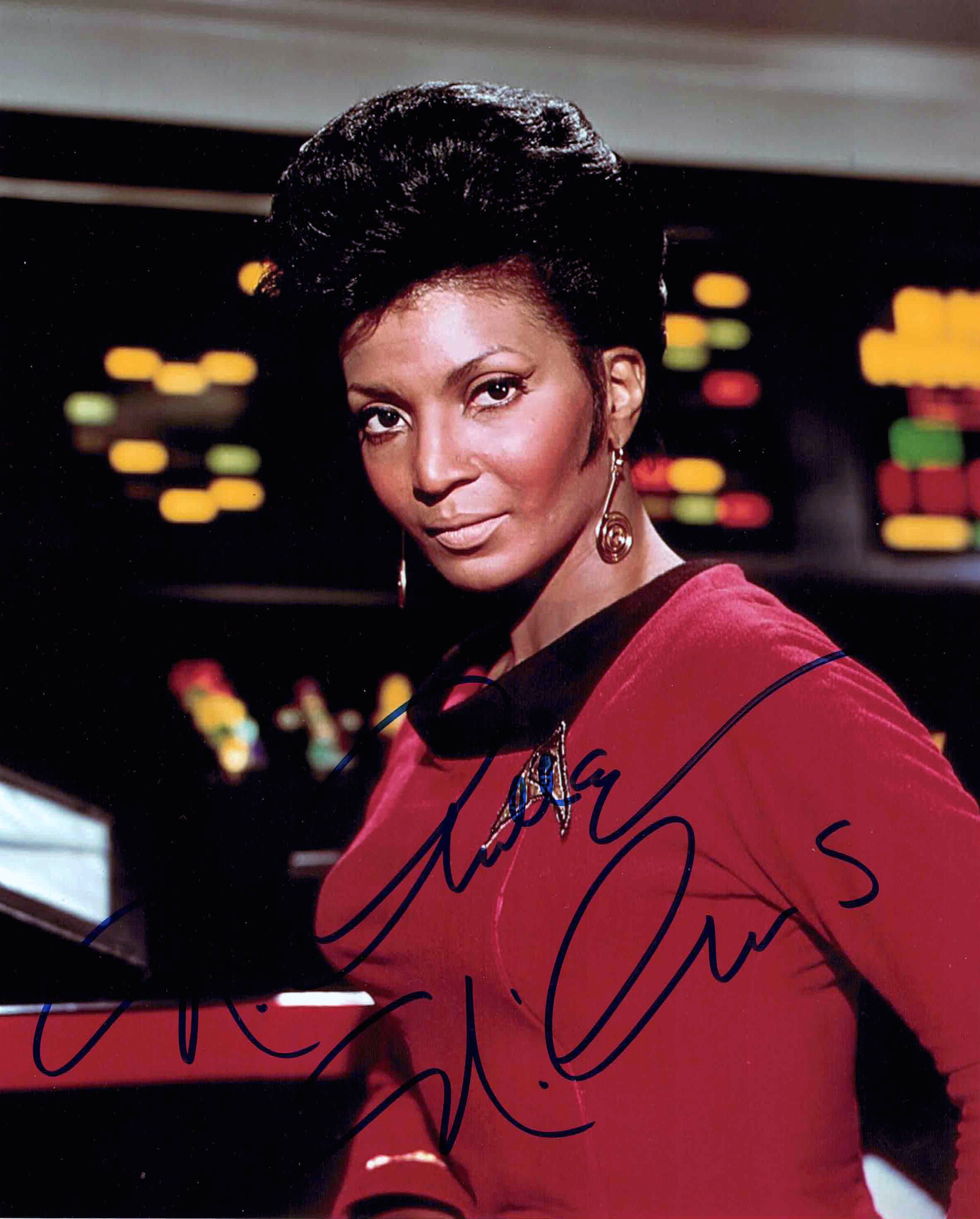 NICHELLE NICHOLS SIGNED LIEUTENANT UHURA 8