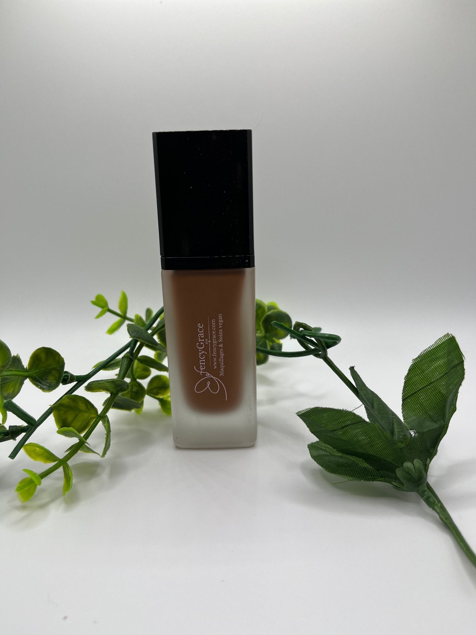 Fond de teint vegan hydratant FencyGrace - Miriam 101