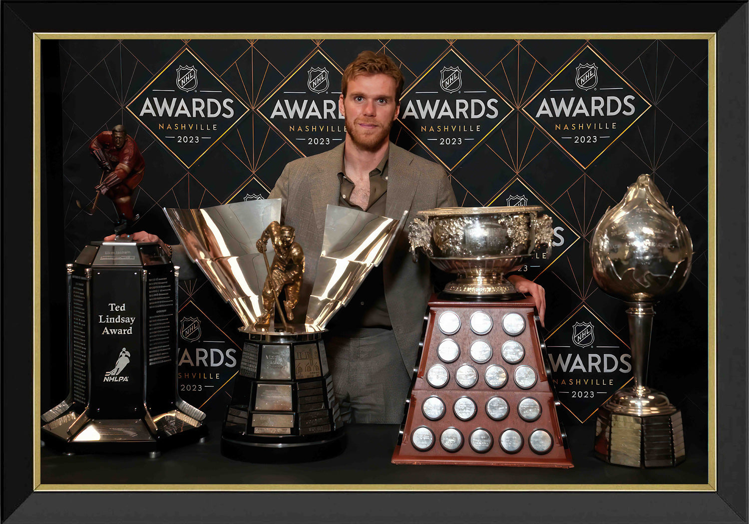 CONNOR MCDAVID NHL TROPHY WINS FRAMED CANVAS – EDMONTON OILERS SUPERSTAR WALL ART COLLECTIBLE DISPLAY (33.5