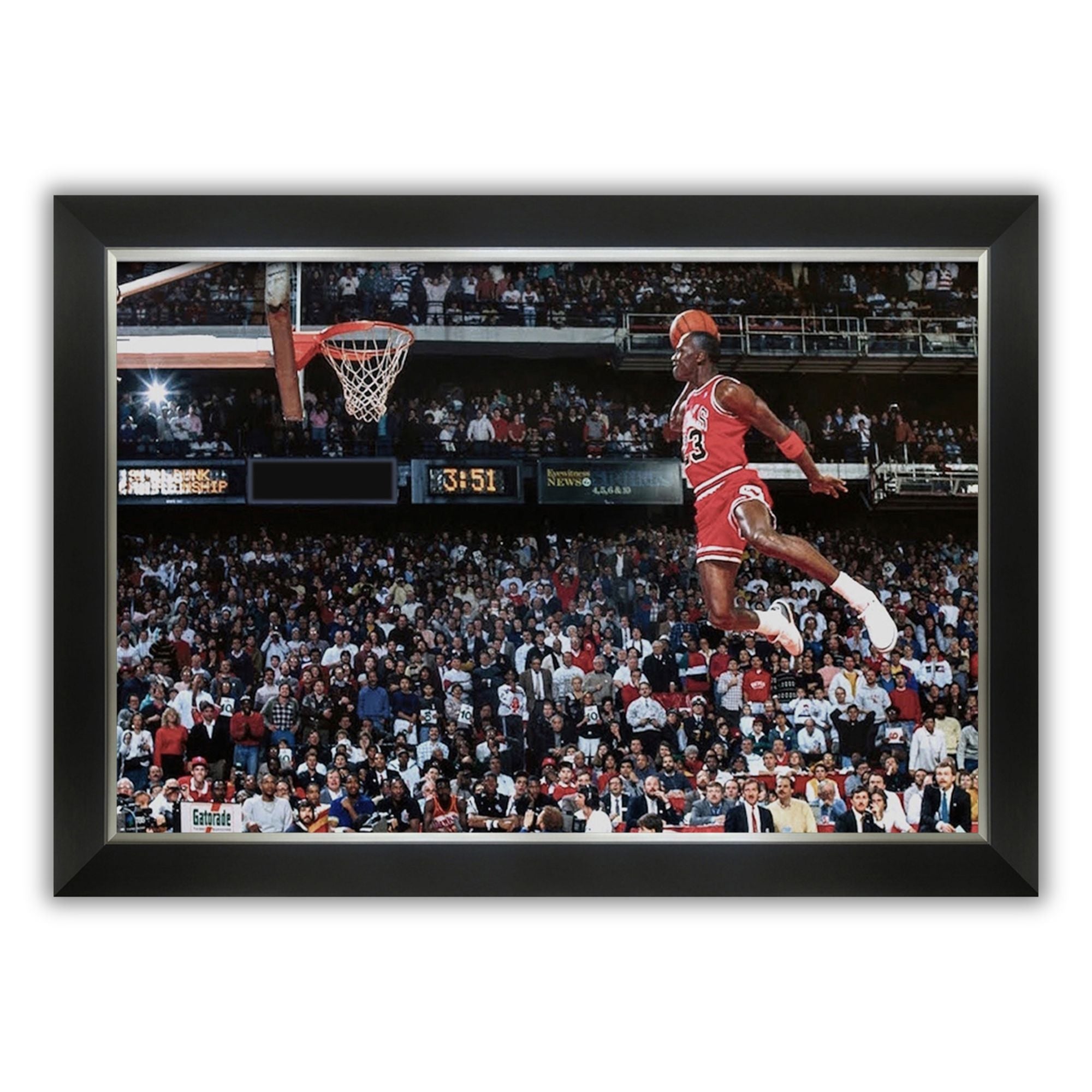 MICHAEL JORDAN 1988 SLAM DUNK CONTEST FRAMED CANVAS – CHICAGO BULLS NBA LEGEND – ICONIC MID-AIR POSTER TRIBUTE – VINTAGE BASKETBALL WALL ART (33.5