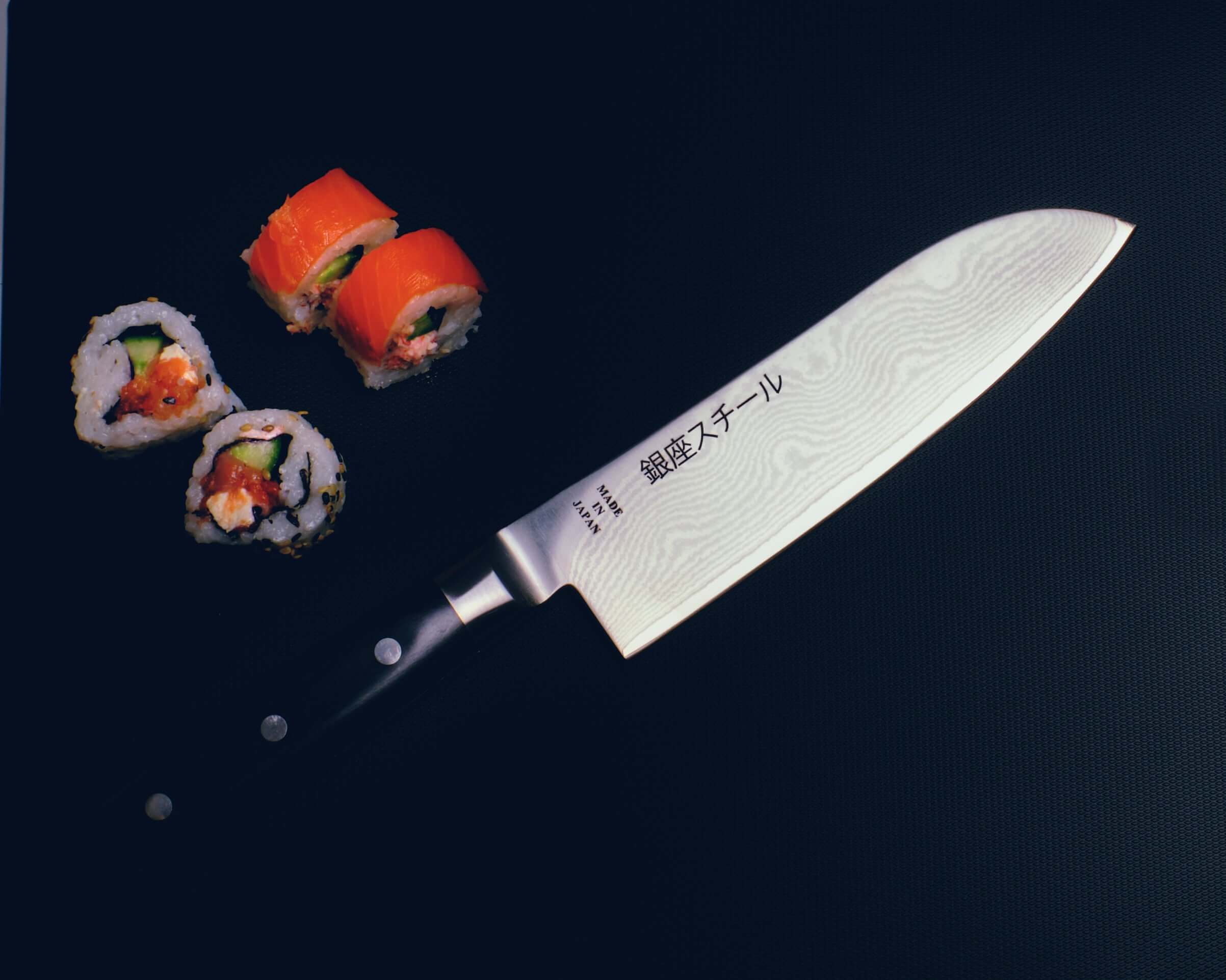 Couteau Santoku HAYAMI 180 - VG10 - Acier damassé à 33 couches - 180 mm