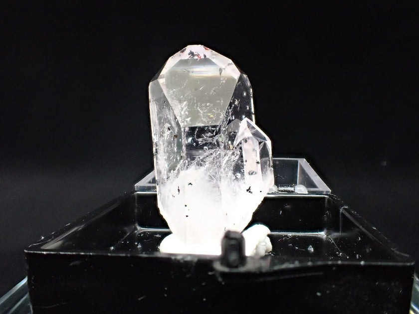 High-Clarity Inclusion Quartz with Skeletal Features – Goboboseb Mountains, Namibia – Collector Specimen (30mm)