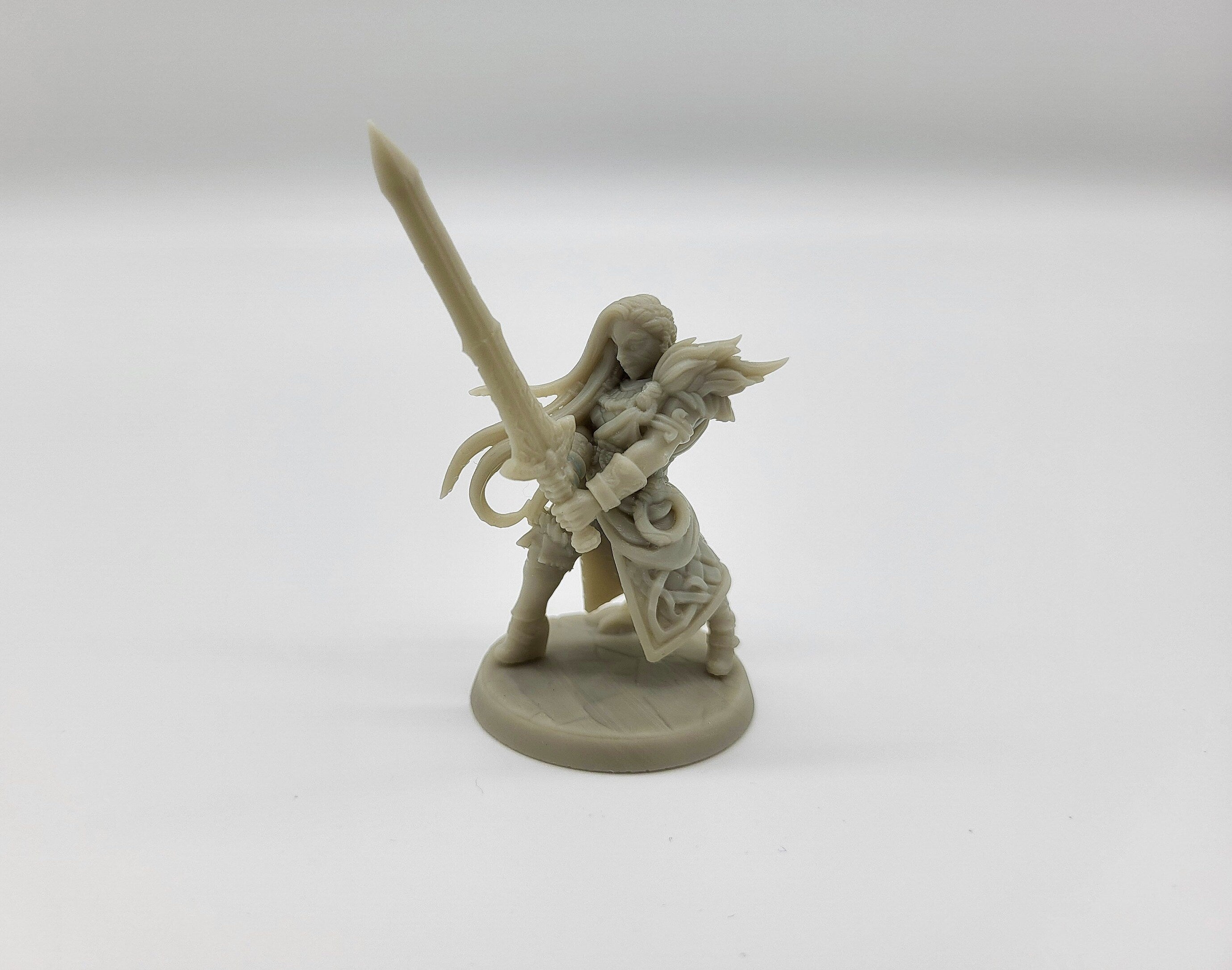 Female Fighter dnd Viking mini - Norse | Male | Heroine | Fighter | Barbarian | Fantasy, Human| Pathfinder | Wargaming, 28mm 32mm