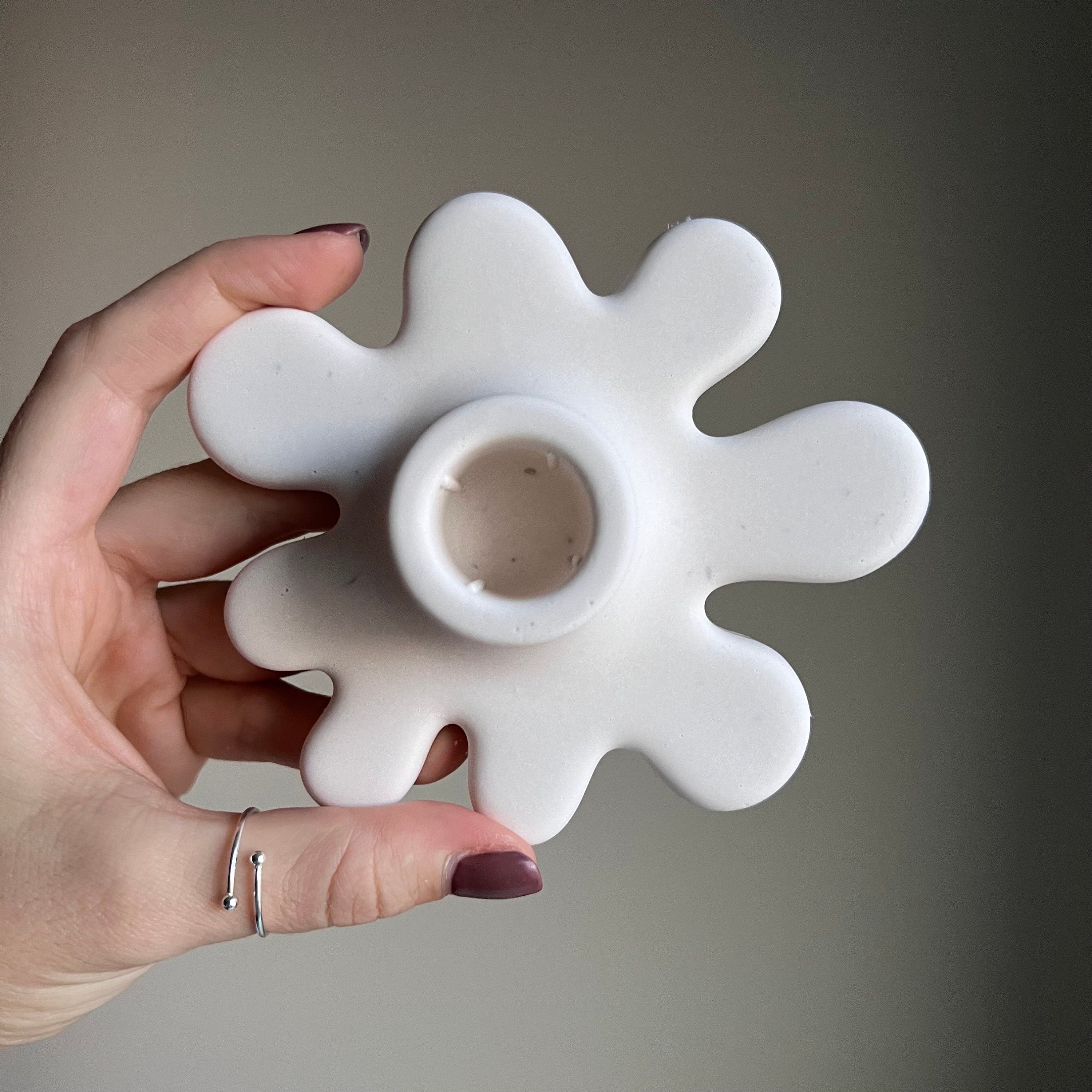 Blob Jesmonite Candlestick Holder: Modern Table Decor