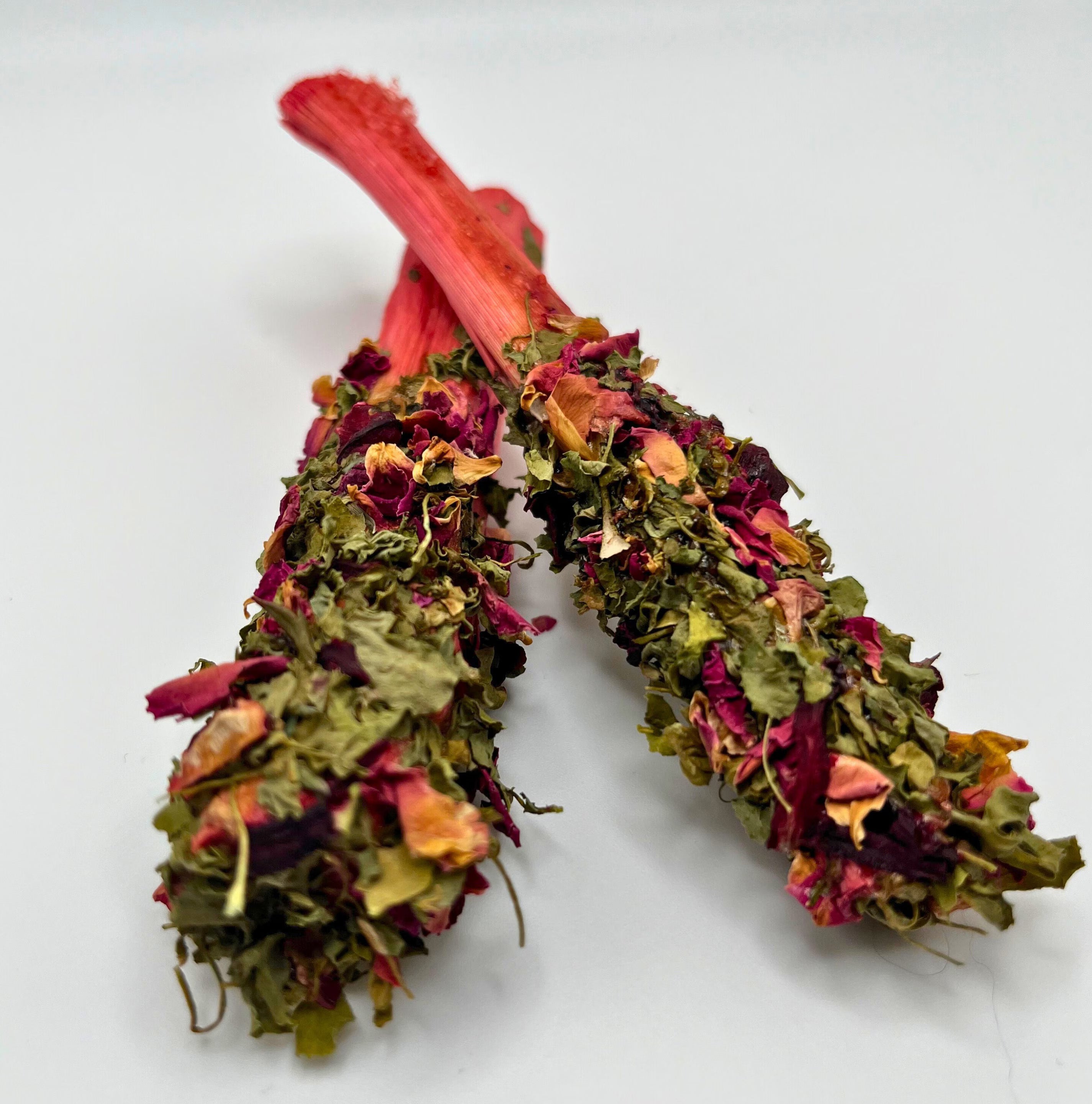 Bâtons de bambou sucrés enrobés de fleurs