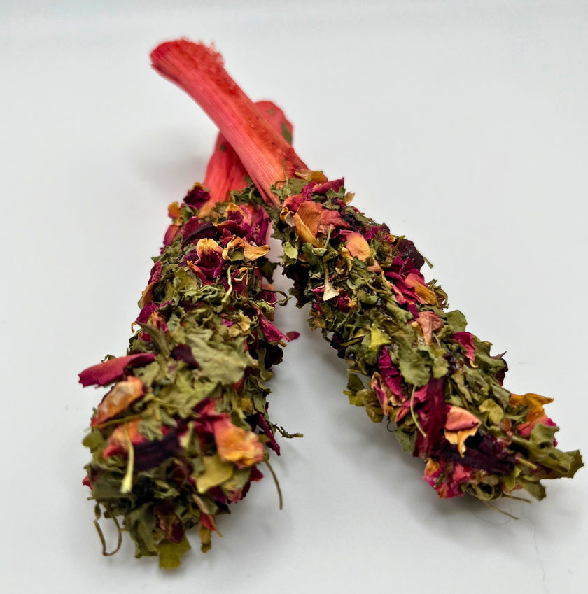 Bâtons de bambou sucrés enrobés de fleurs
