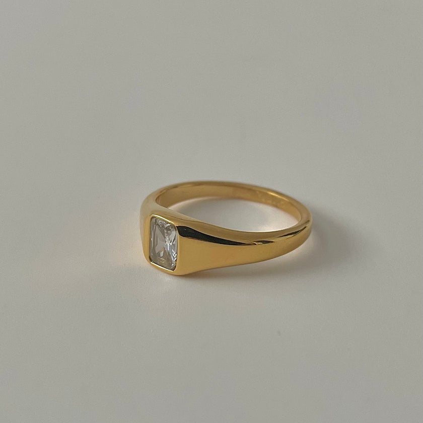 Sofia Ring- White Stone