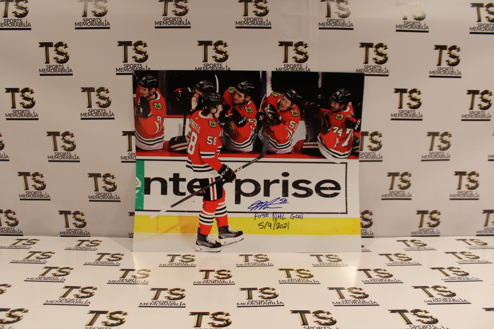 Mackenzie Entwistle Autographed Chicago Blackhawks Goal Celebration 16x20 Photo Inscribed 