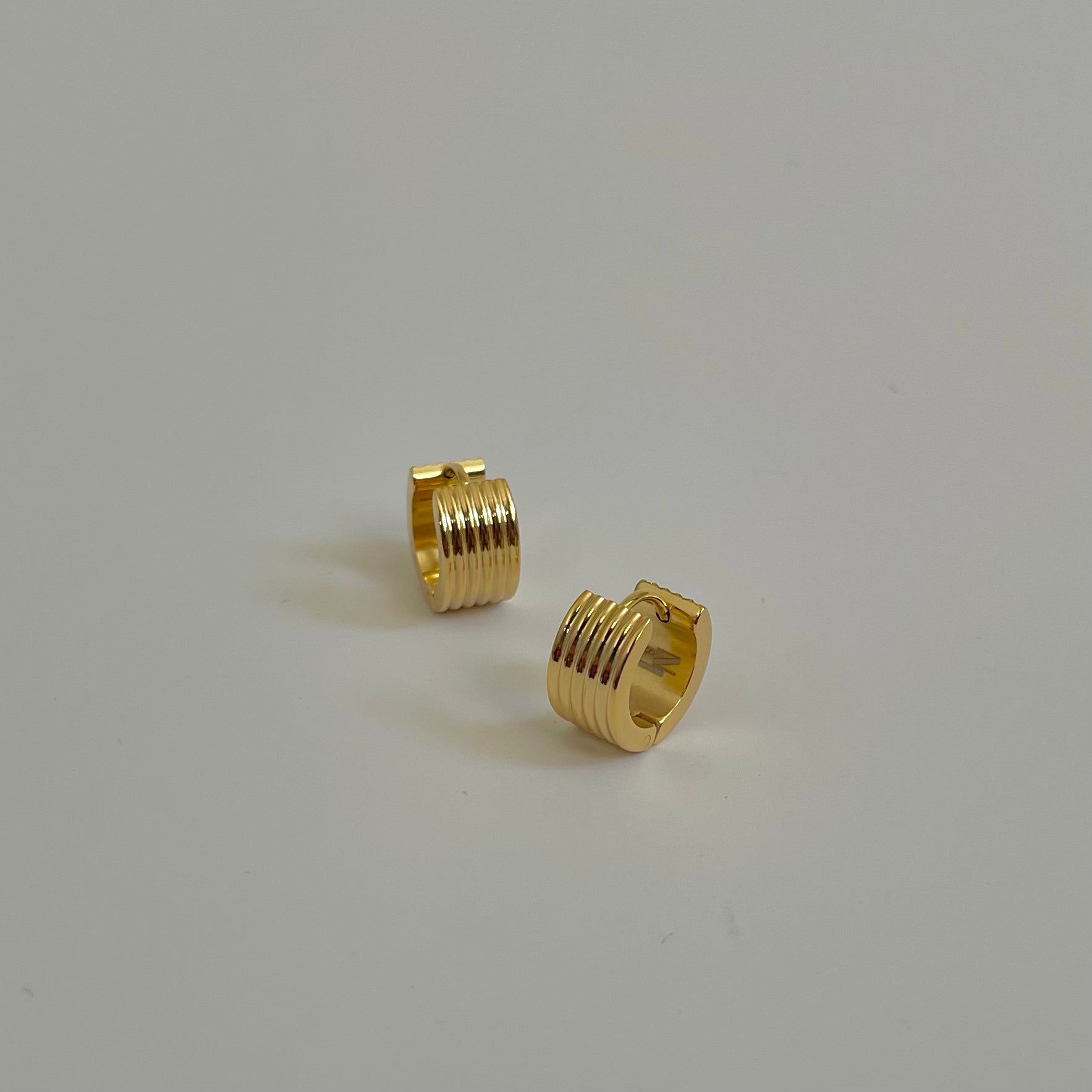 Honey Huggie Hoops 2.0 -Gold