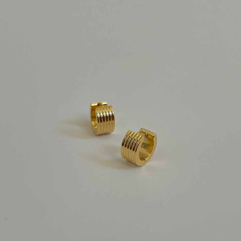 Honey Huggie Hoops 2.0 -Gold
