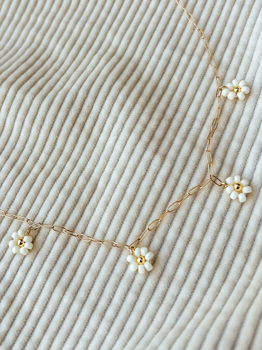 Bloom Daisy Necklace