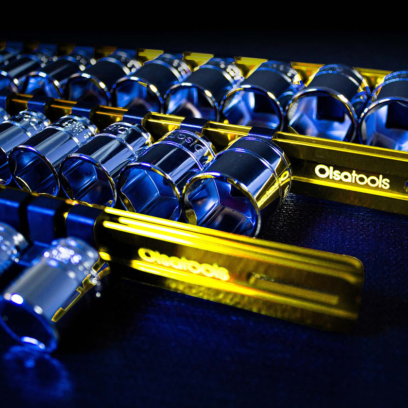 Rails organisateurs de prises en aluminium avec embouts en caoutchouc