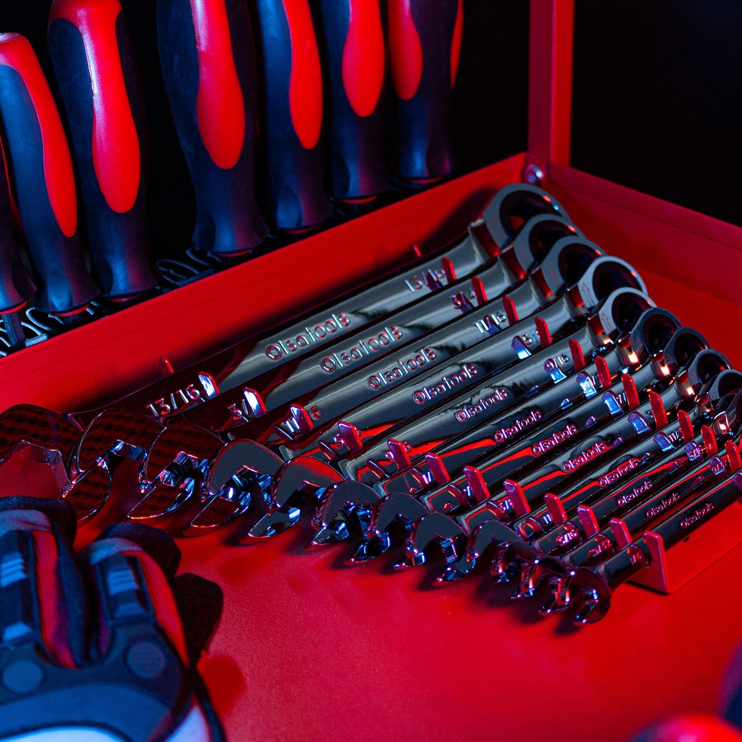 Ratcheting Wrench Set with Magnetic Wrench Organizer