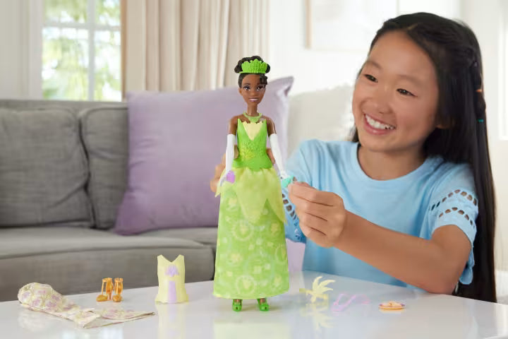 Mattel - DISNEY PRINCESS - FASHION DOLLSTORYTELLING ASST