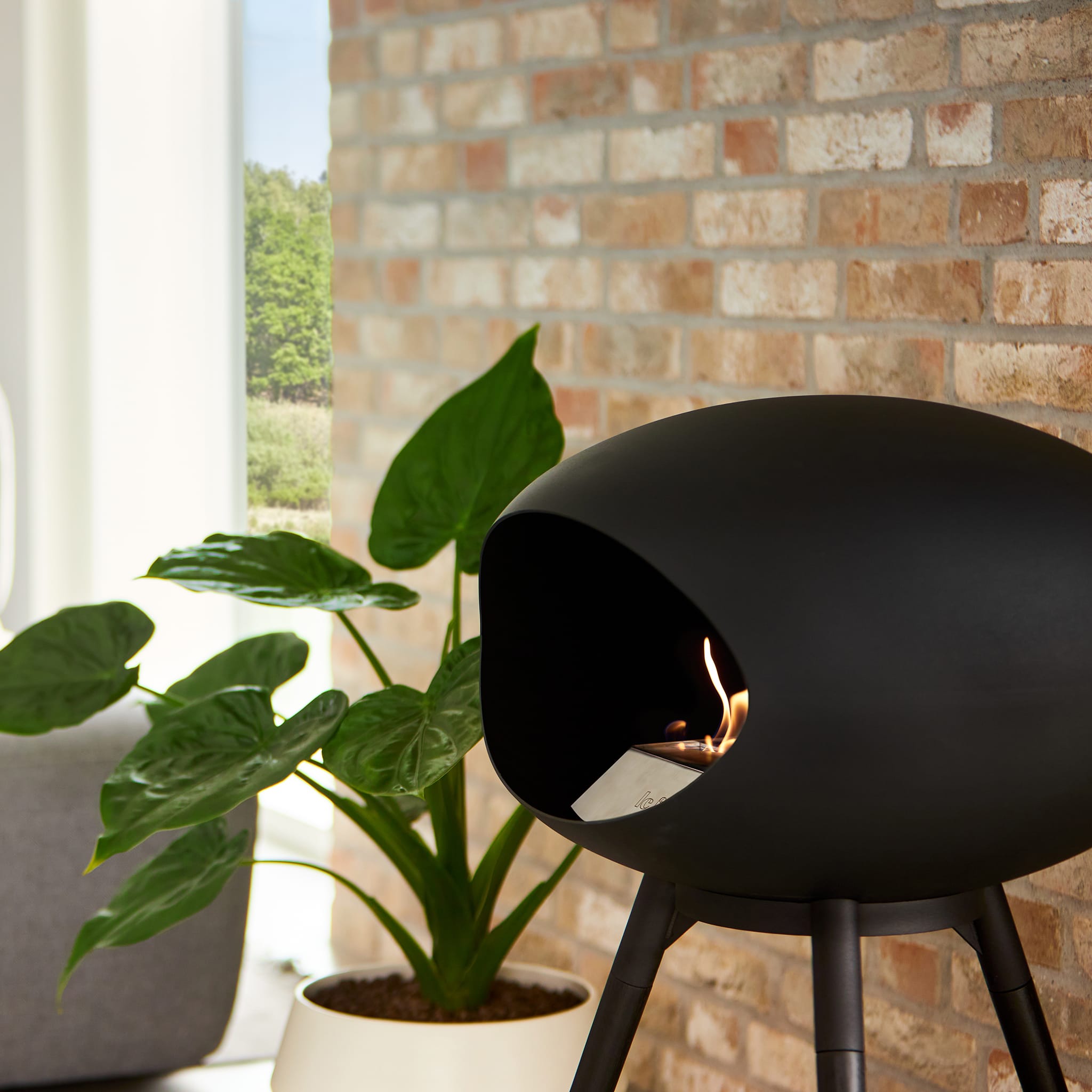 Le Feu Ground Low Dome <br>Black