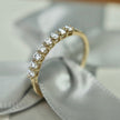 Bague semi-éternité à 8 moissanites en or 10K ou argent sterling