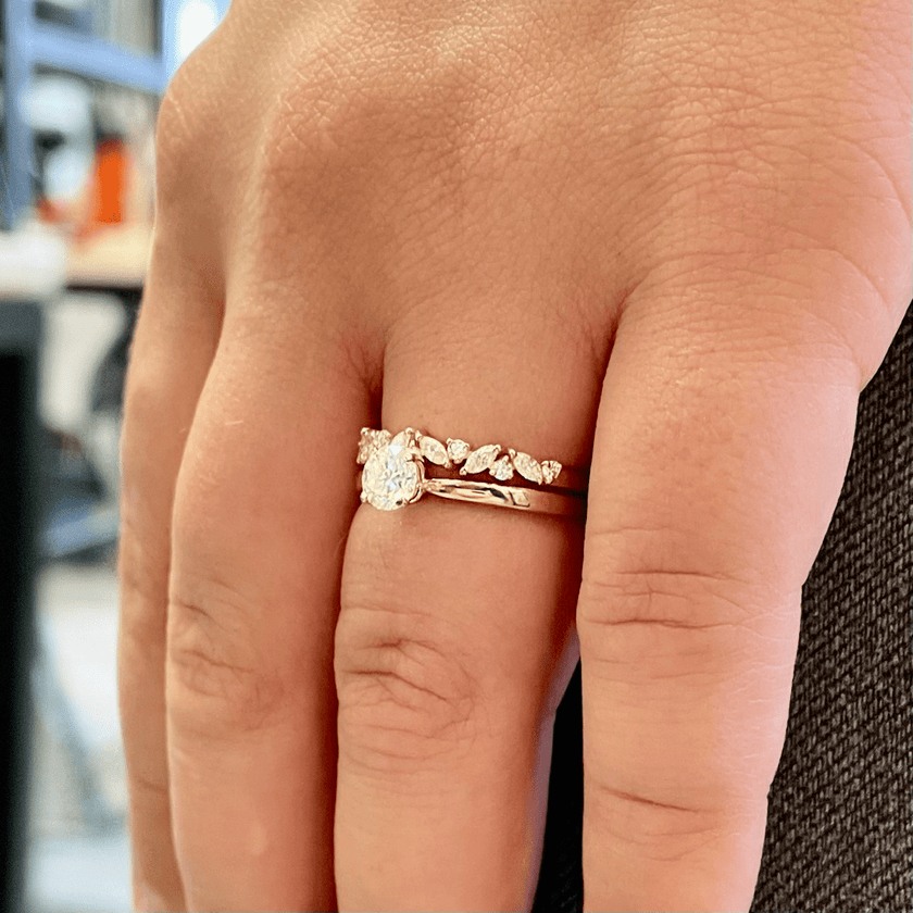 Bague semi-éternité Marquise en or 10K ou argent sterling  et moissanites