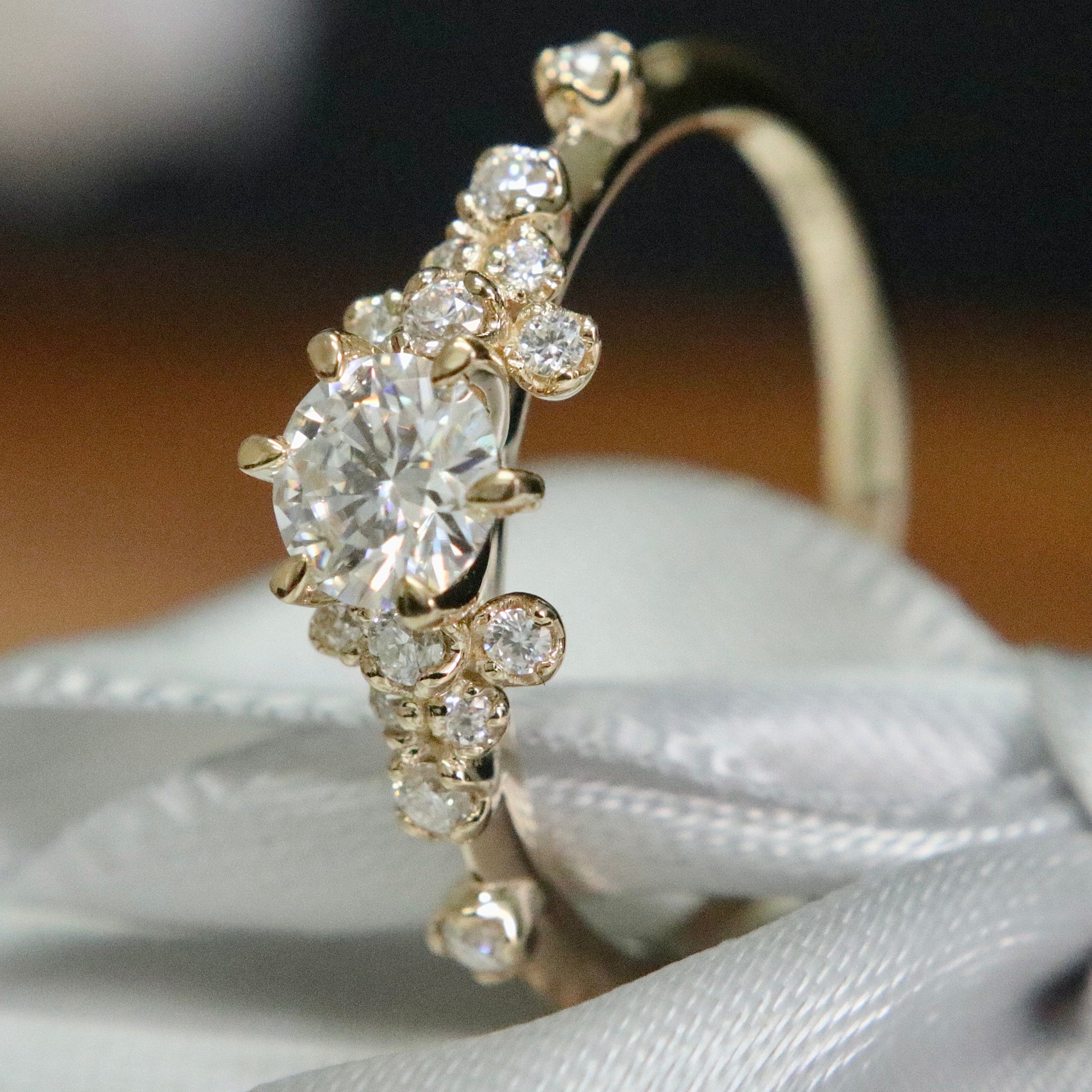 Bague solitaire Nuage - Moissanites