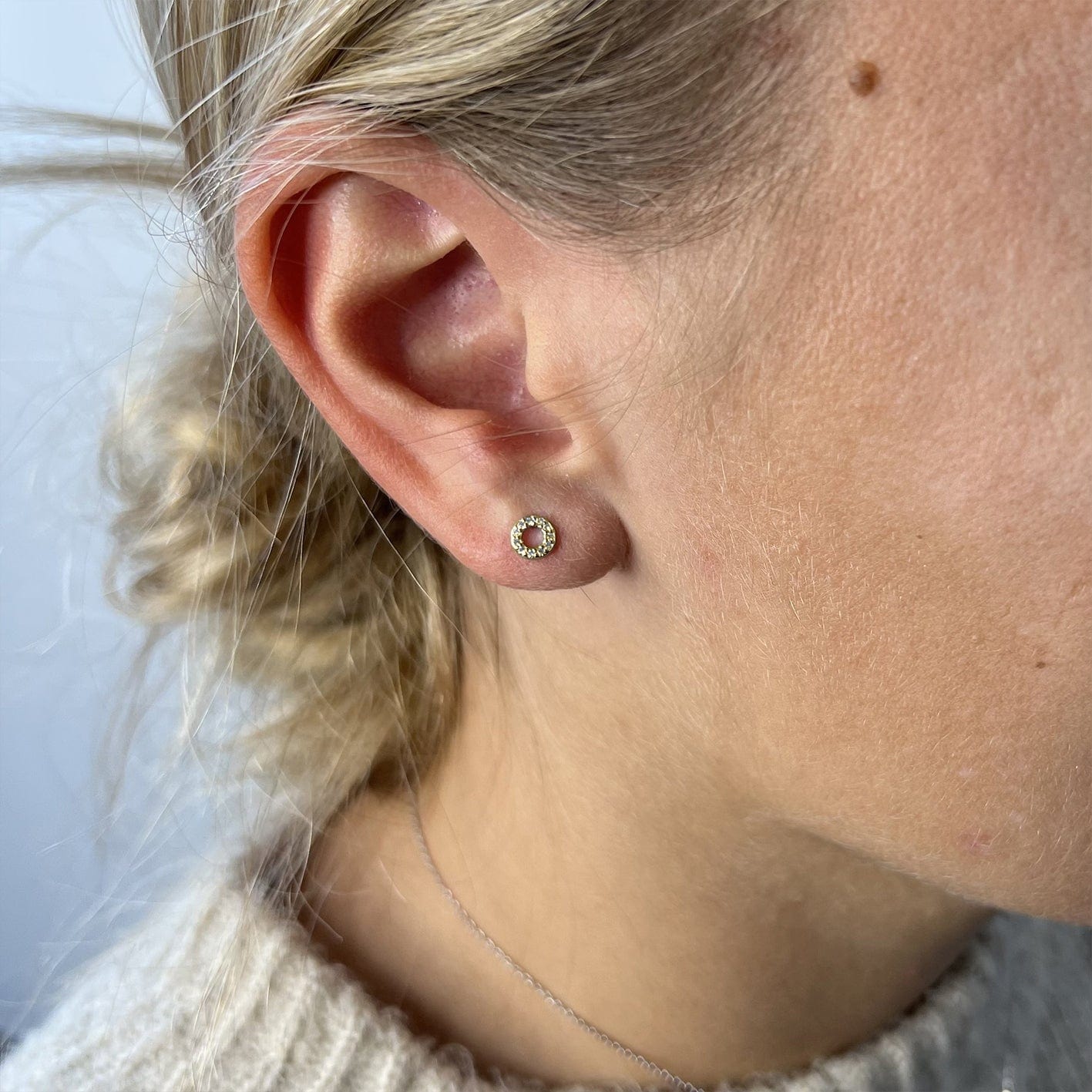 Boucles d'oreilles Cercles en or 10K et moissanites