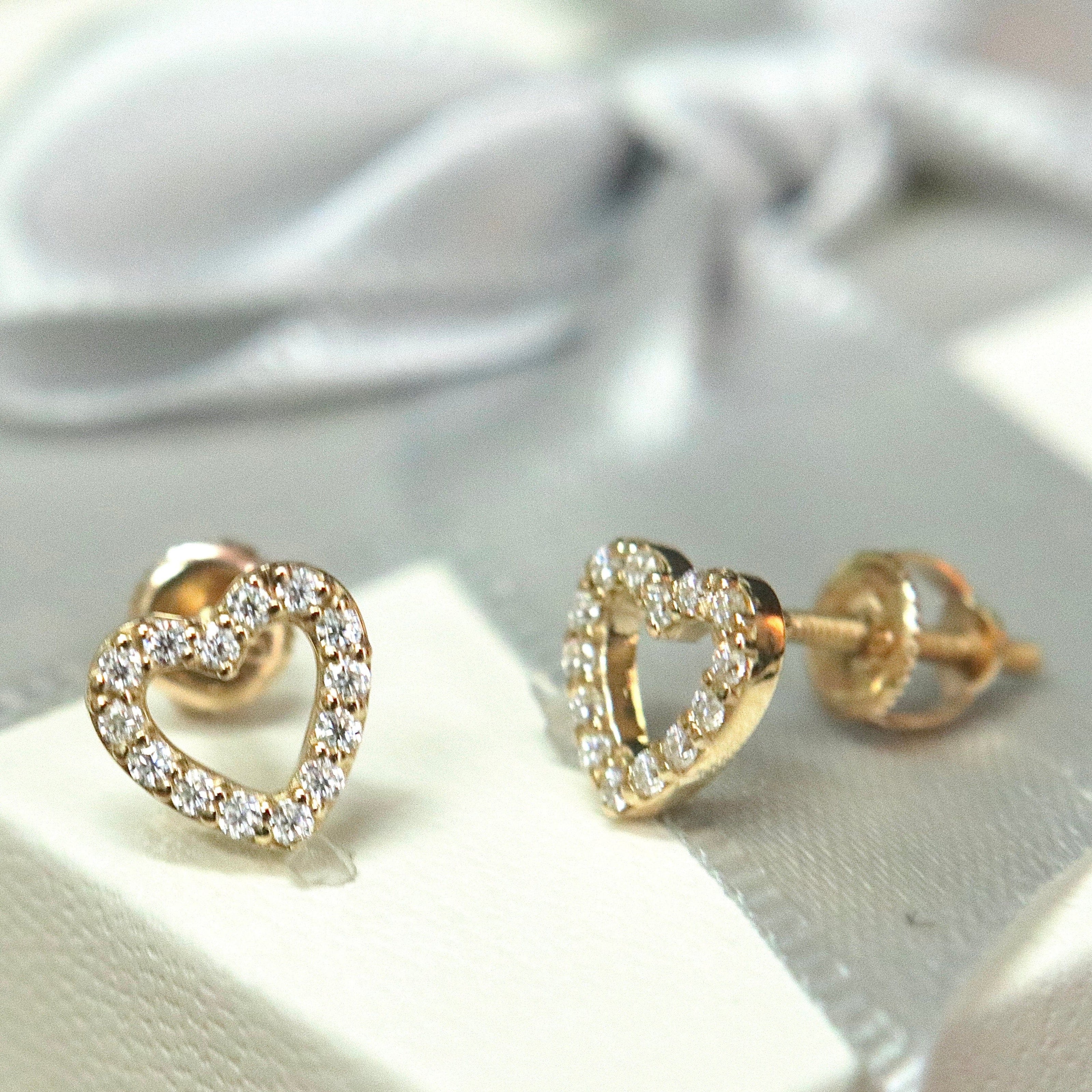 Boucles d'oreilles Coeurs en or 10K et moissanites
