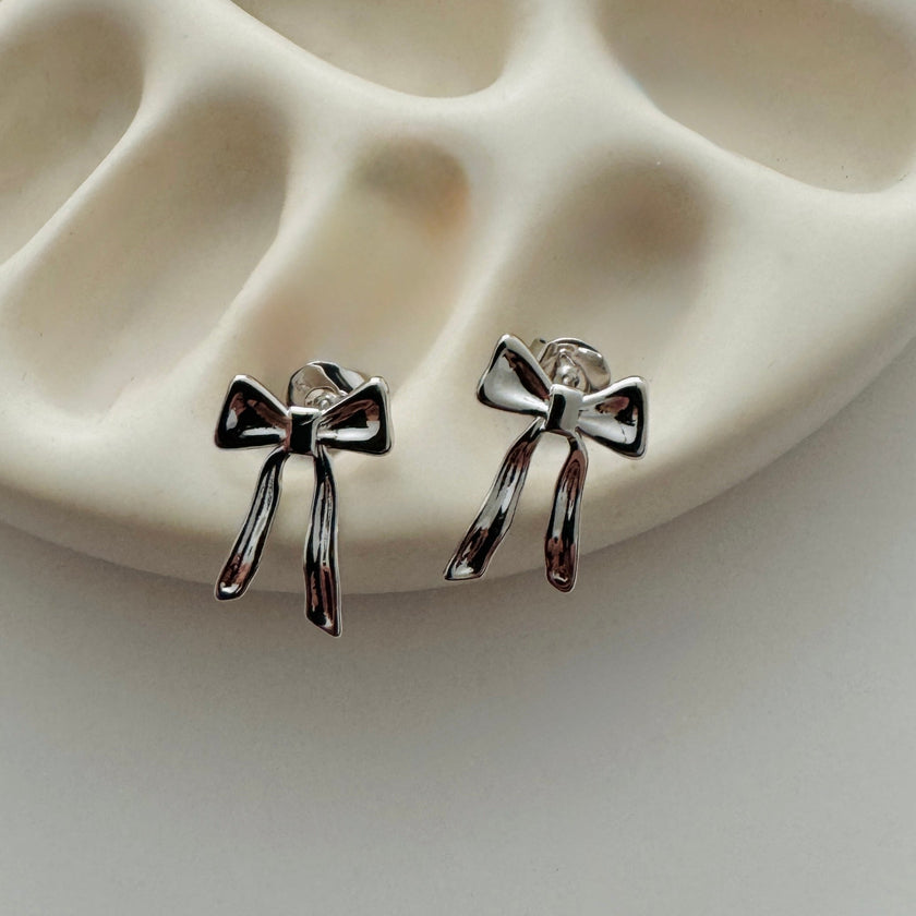 Mini Yasmine Bow Studs- Silver