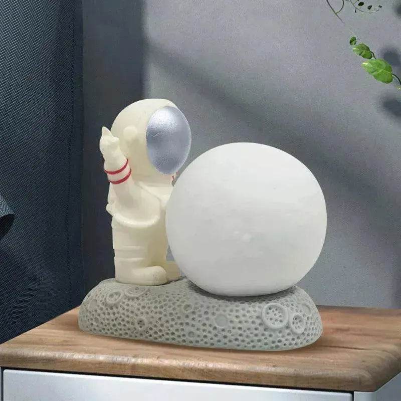 Modern Creative Astronaut Small Night Lamp Decoration Net Red Room Bedside Desktop Layout Small Desk Lamp Home