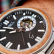 Montre Copernic en bois de baril de whisky recyclé