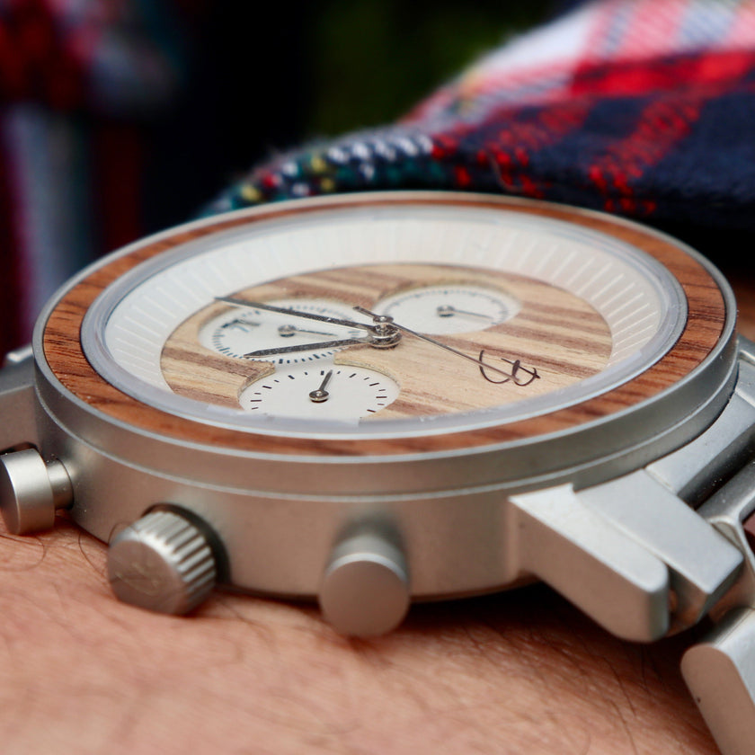 Montre Harrison en bois de noyer