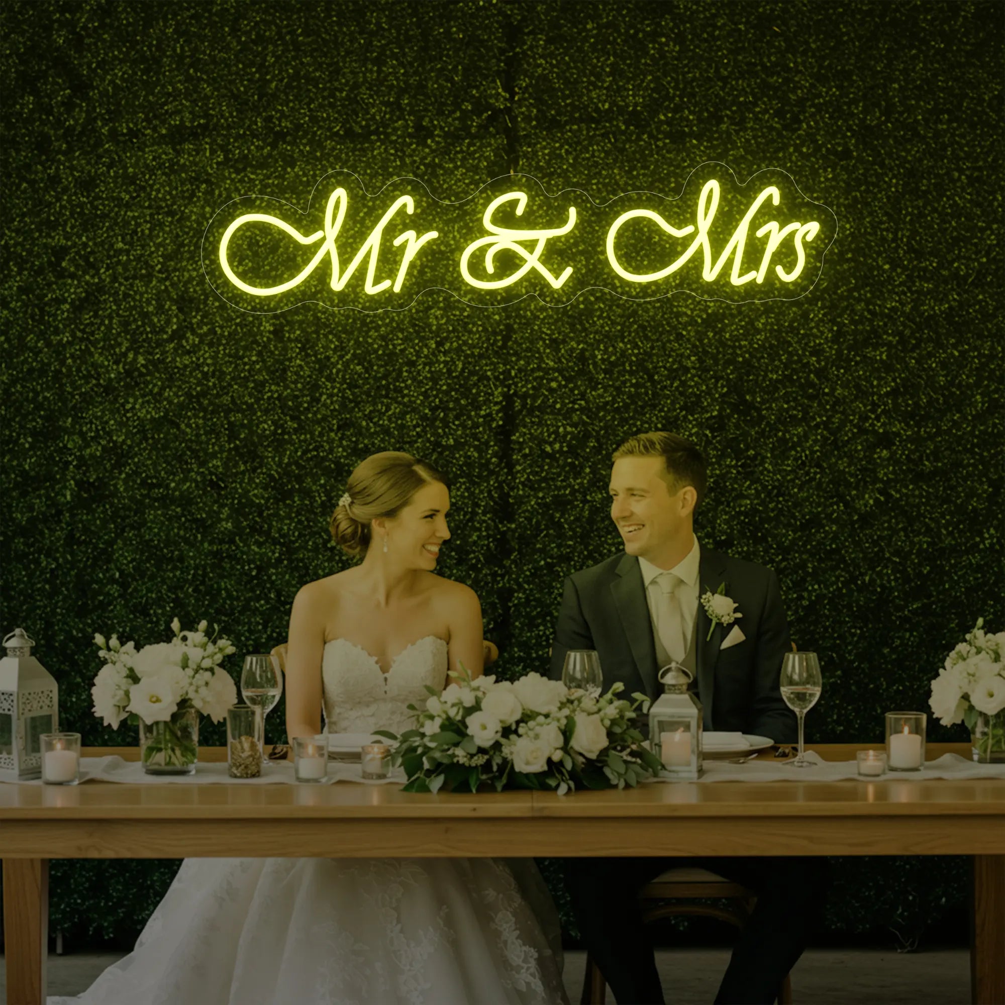 Mr & Mrs V2 Neon Sign