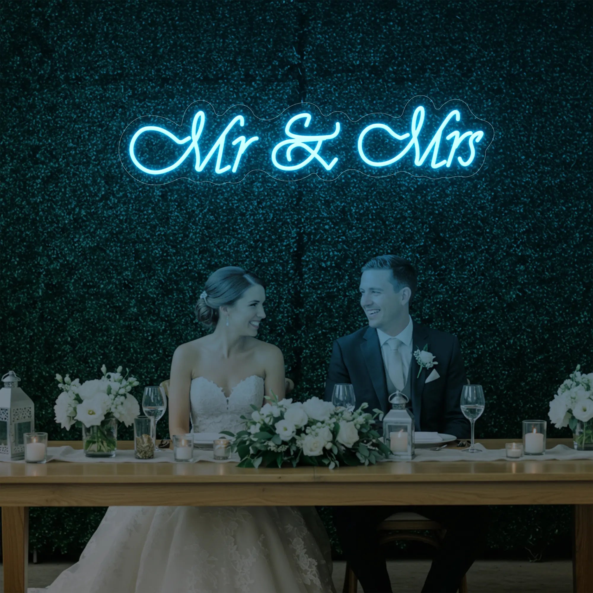Mr & Mrs V2 Neon Sign