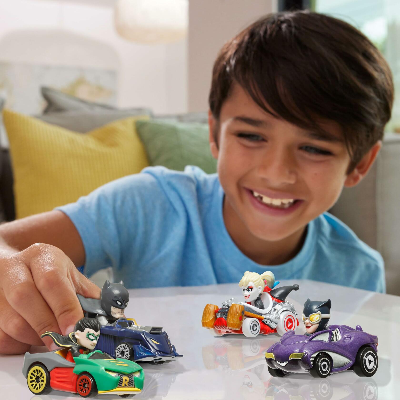 Hot Wheels Racer Verse Batman 4-Pack
