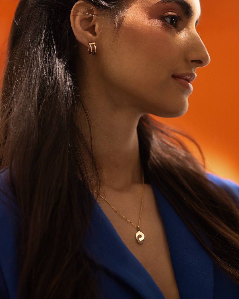 Engagée - Collier avec pendentif de cercles entrelacés