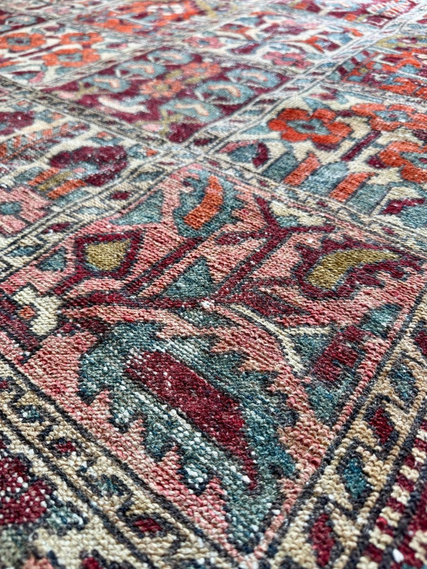 Perisan Bakhtiari Rug | 5' 1