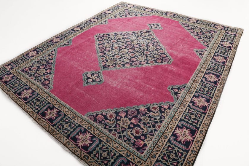 Persian Ardabil Rug | 7' 10