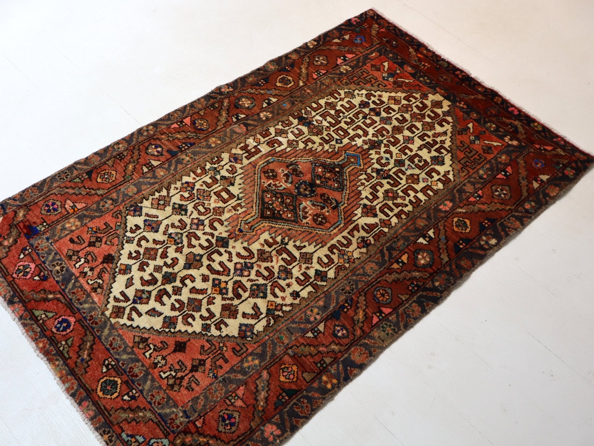 Persian Asadabad Rug | 3' 3” x 5' 5
