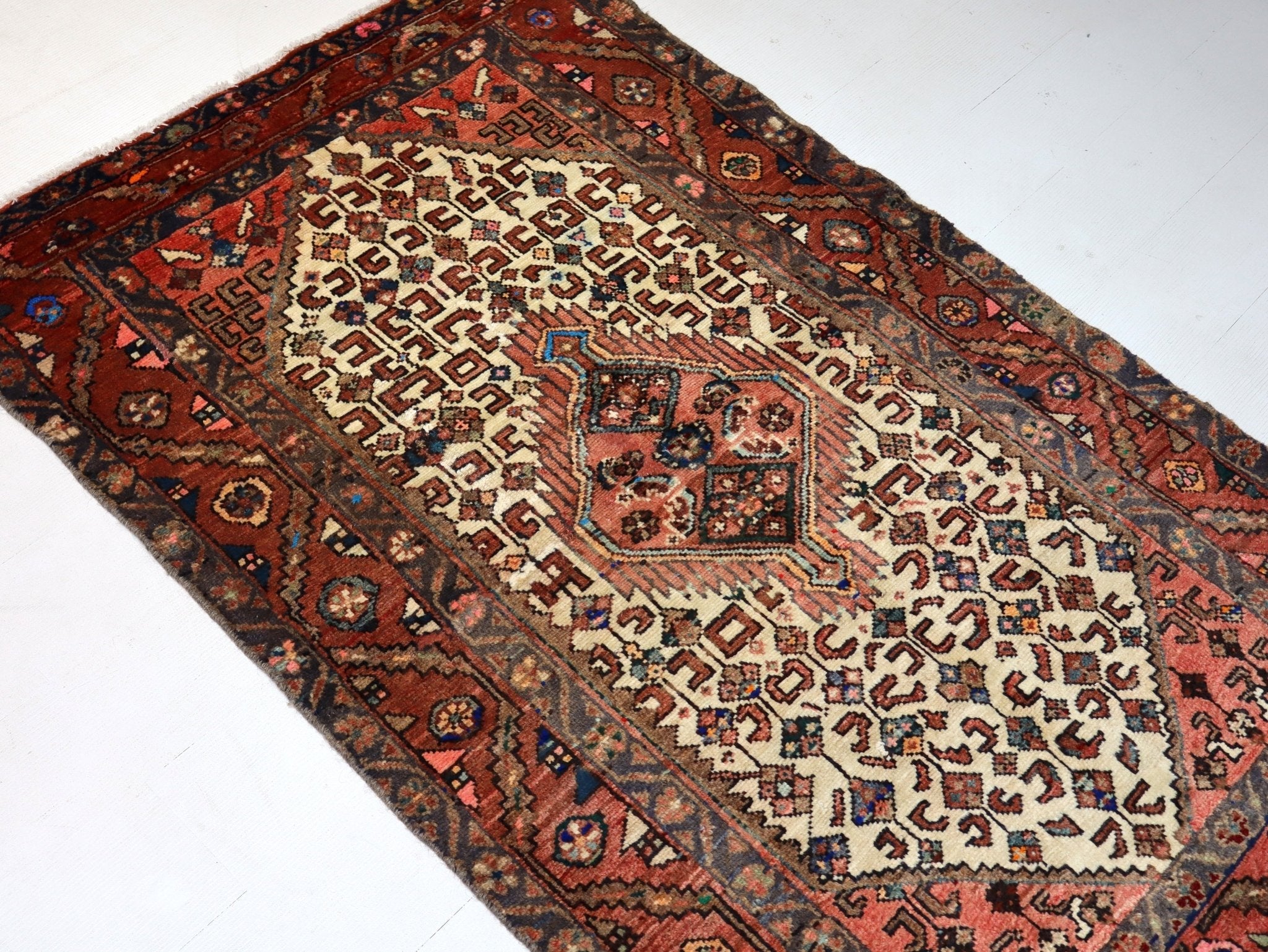 Persian Asadabad Rug | 3' 3” x 5' 5
