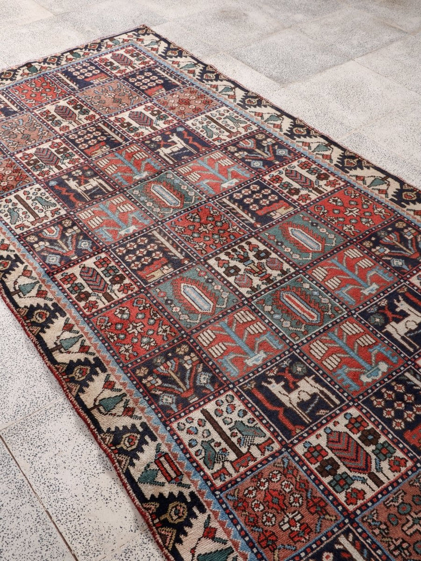 Persian Bakhtiar Rug | 4' 3