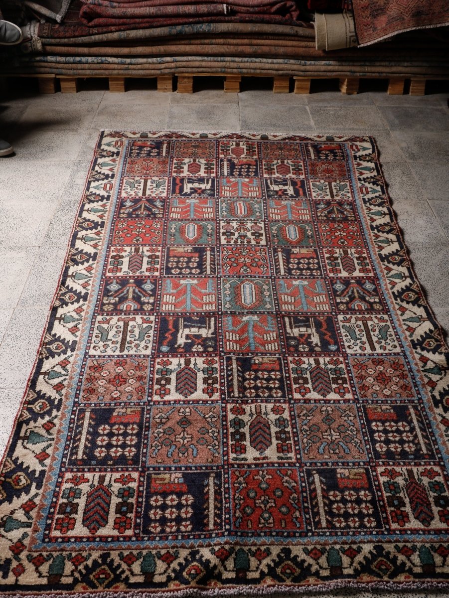 Persian Bakhtiar Rug | 4' 3