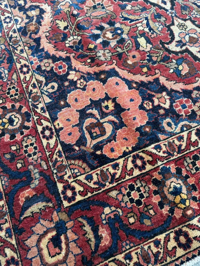 Persian Bakhtiar Rug | 4' 7