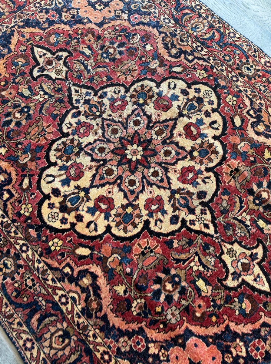 Persian Bakhtiar Rug | 4' 7