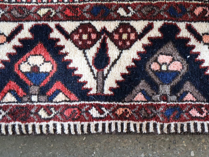 Persian Bakhtiari Rug | 5' 1